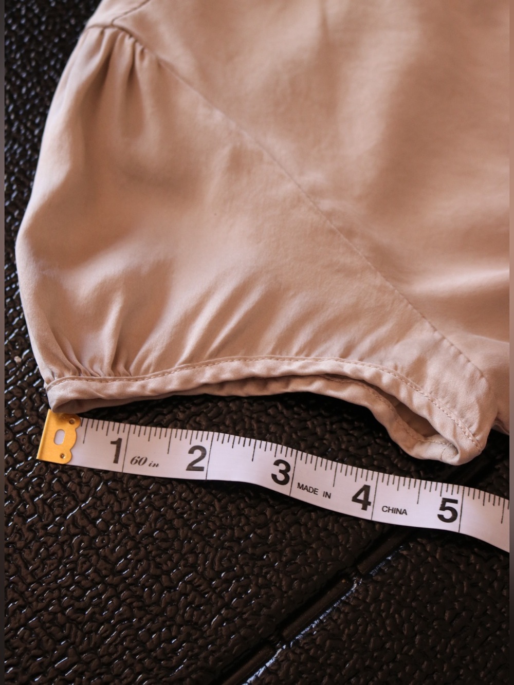 GAP 100% Silk Champagne Button Front Tie Blouse XS Peplum Puff Sleeve Y2K - Picture 14 of 14